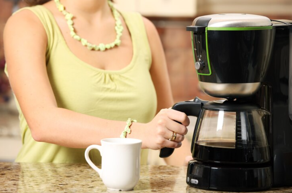 Quais as vantagens de uma cafeteira elétrica Britânia para o seu dia a dia?