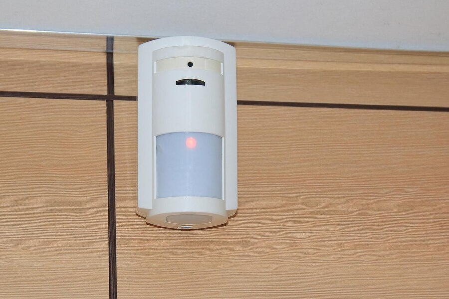 É possível economizar energia com sensores de presença com infravermelho?